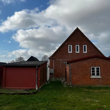 Pet-friendly 2 60m2 - Close To Femern & Puttgarden & Lalandia & Knuthenborg * Holeby